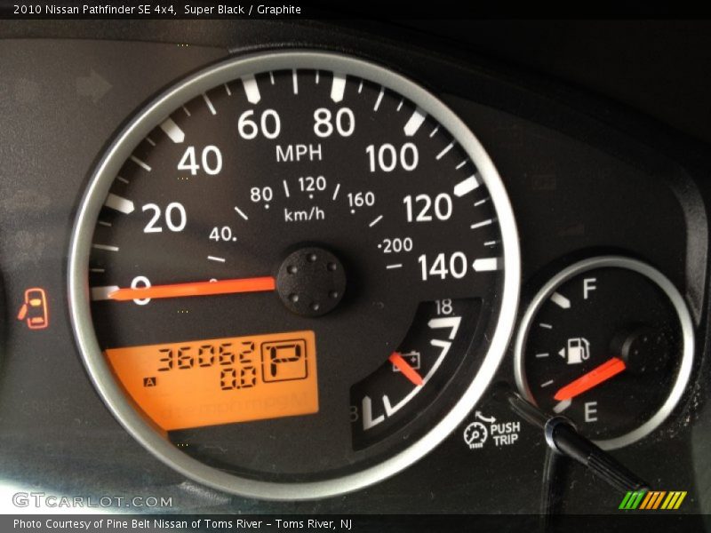 Super Black / Graphite 2010 Nissan Pathfinder SE 4x4