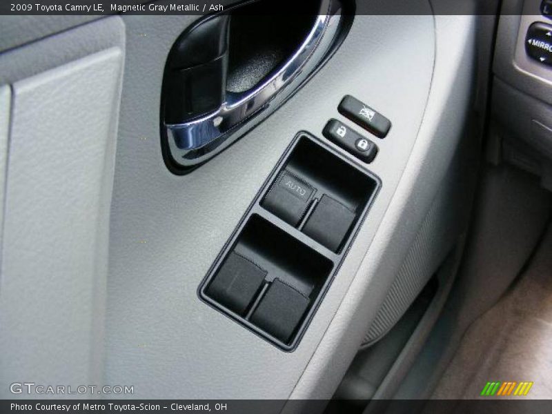 Magnetic Gray Metallic / Ash 2009 Toyota Camry LE