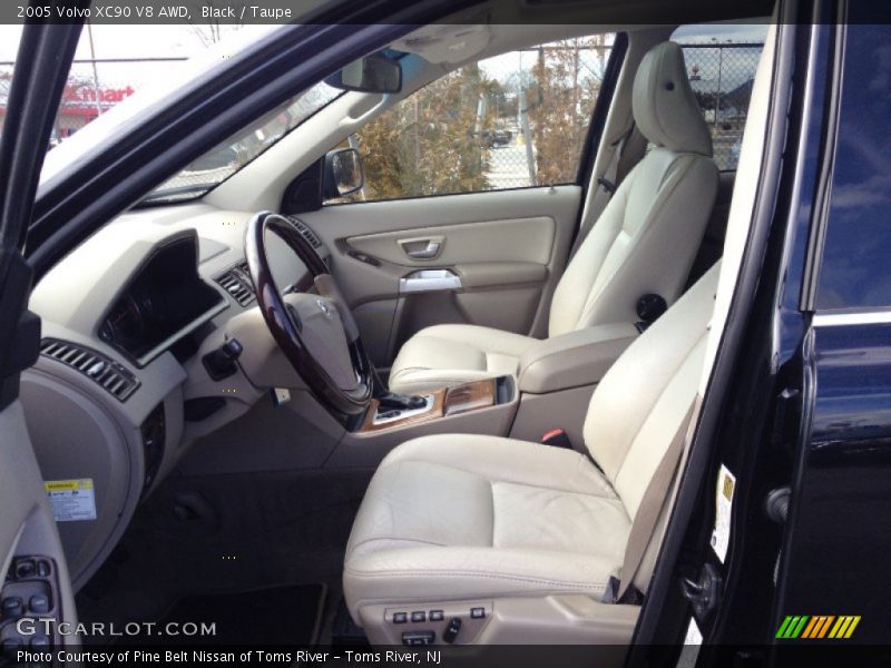Front Seat of 2005 XC90 V8 AWD