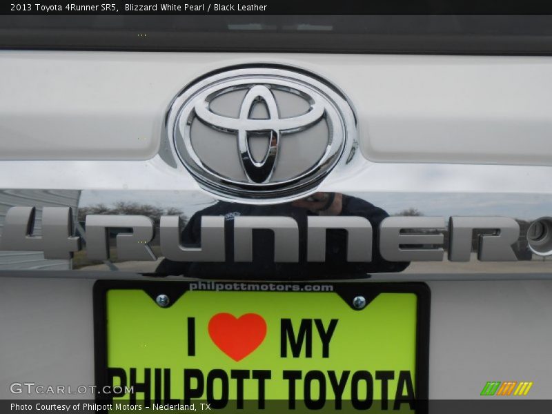 Blizzard White Pearl / Black Leather 2013 Toyota 4Runner SR5