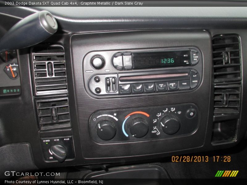 Graphite Metallic / Dark Slate Gray 2003 Dodge Dakota SXT Quad Cab 4x4