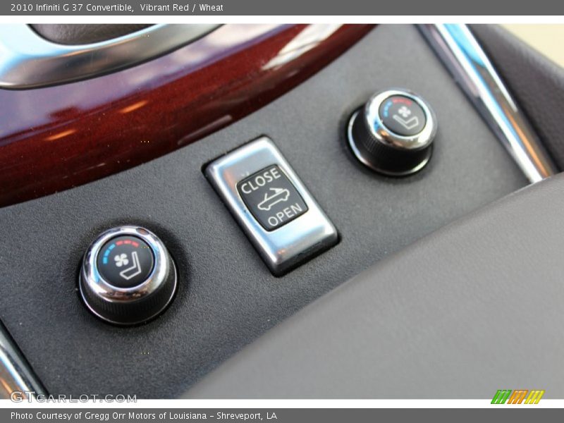 Controls of 2010 G 37 Convertible