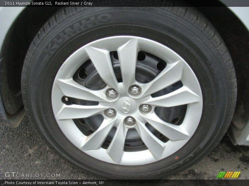 Radiant Silver / Gray 2011 Hyundai Sonata GLS