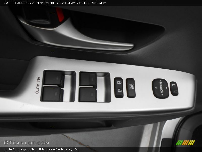 Classic Silver Metallic / Dark Gray 2013 Toyota Prius v Three Hybrid