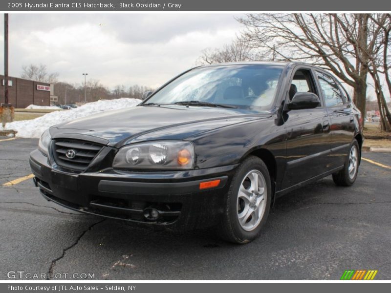 Front 3/4 View of 2005 Elantra GLS Hatchback