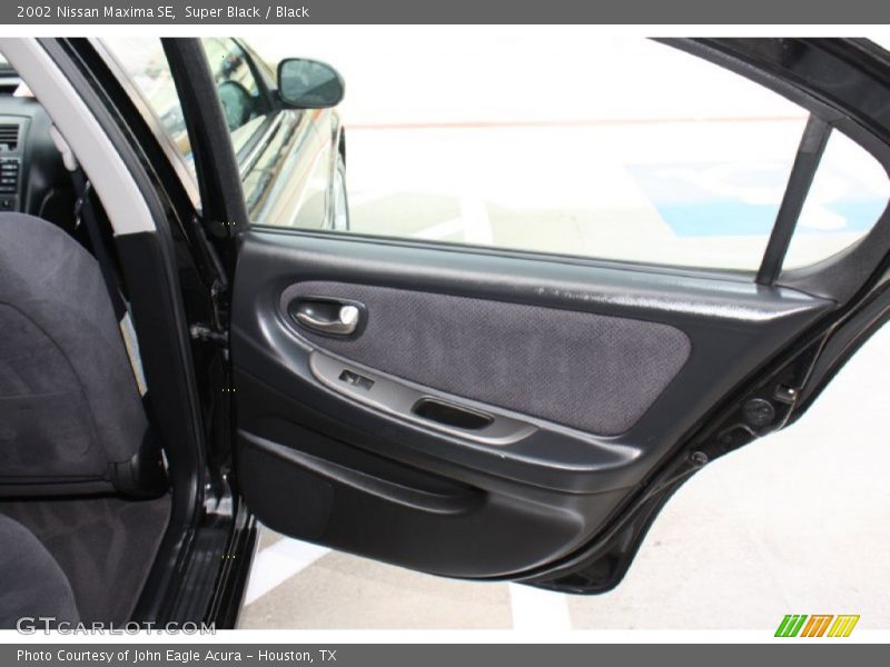 Super Black / Black 2002 Nissan Maxima SE