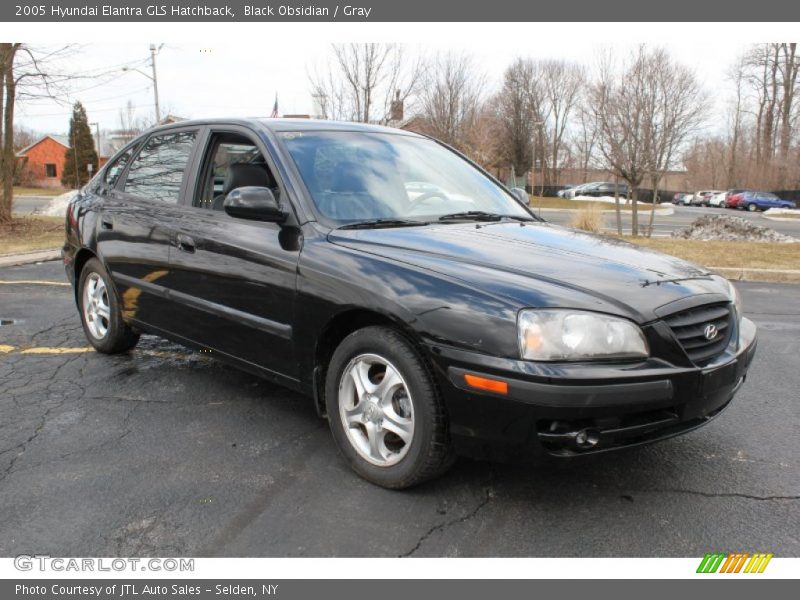 Front 3/4 View of 2005 Elantra GLS Hatchback