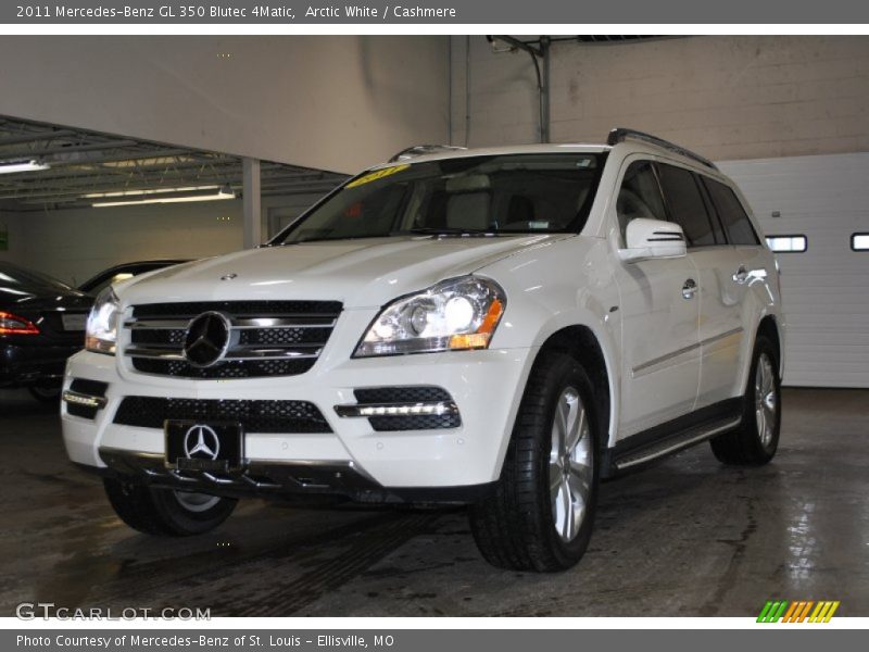 Front 3/4 View of 2011 GL 350 Blutec 4Matic