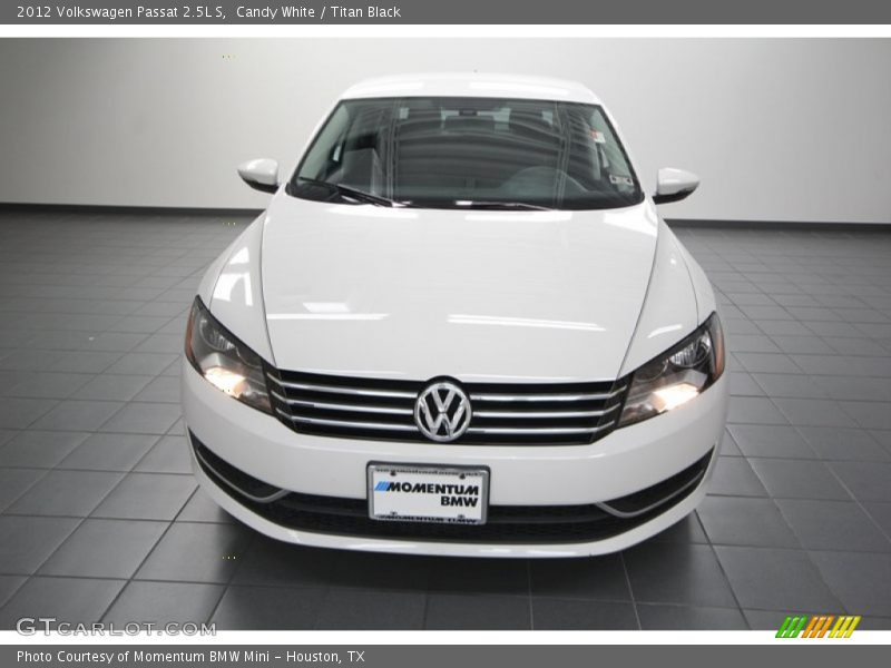 Candy White / Titan Black 2012 Volkswagen Passat 2.5L S