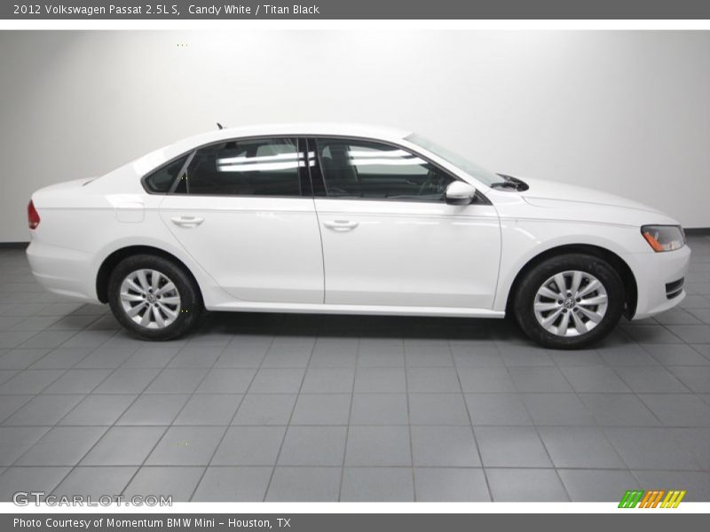 Candy White / Titan Black 2012 Volkswagen Passat 2.5L S