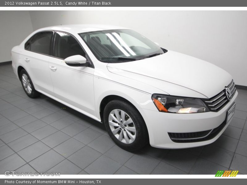 Candy White / Titan Black 2012 Volkswagen Passat 2.5L S