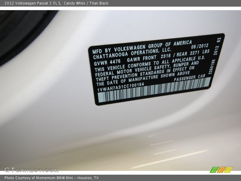Candy White / Titan Black 2012 Volkswagen Passat 2.5L S
