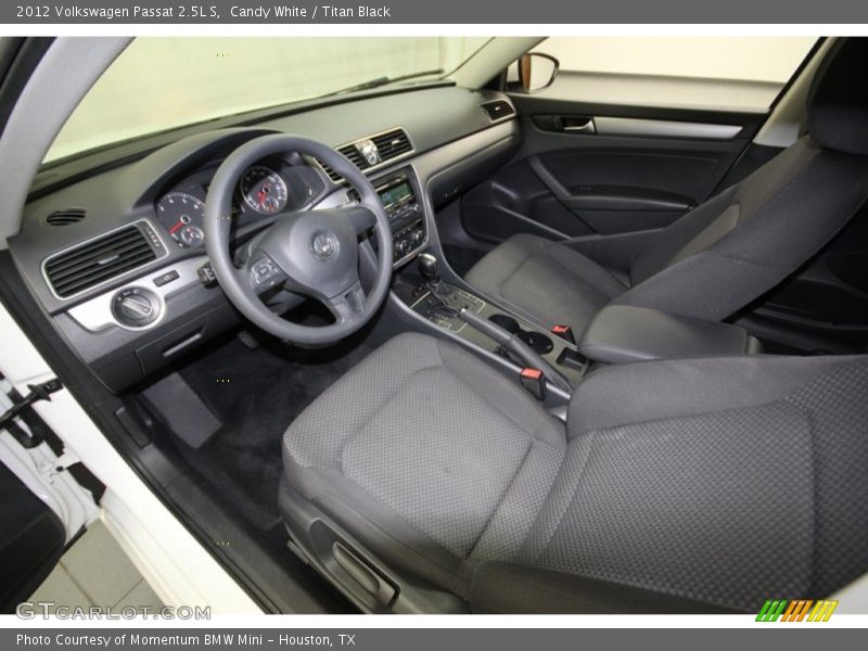 Candy White / Titan Black 2012 Volkswagen Passat 2.5L S