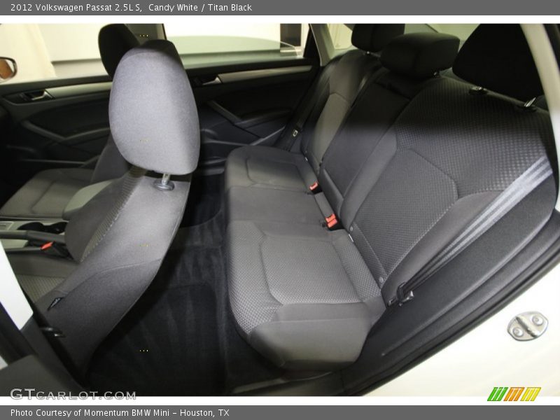 Candy White / Titan Black 2012 Volkswagen Passat 2.5L S