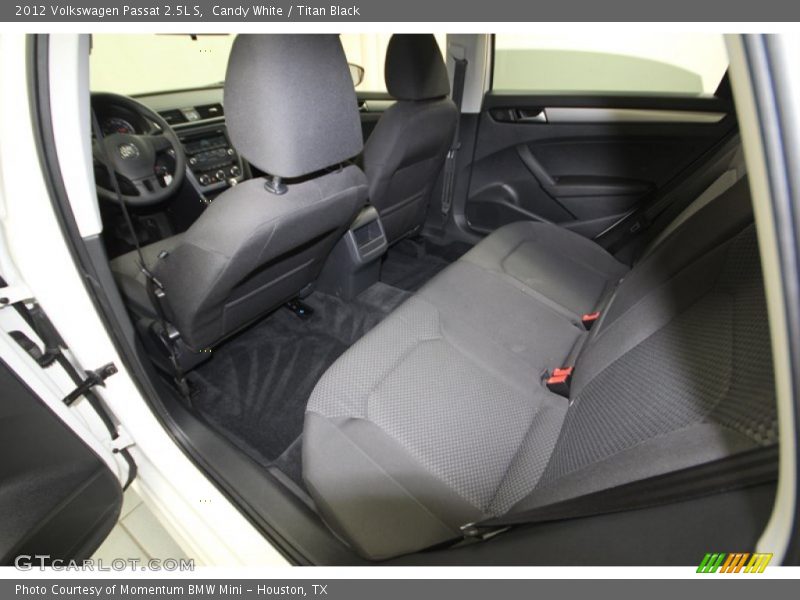Candy White / Titan Black 2012 Volkswagen Passat 2.5L S