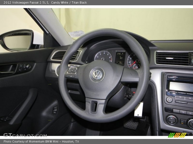 Candy White / Titan Black 2012 Volkswagen Passat 2.5L S