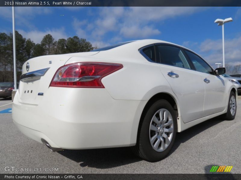 Pearl White / Charcoal 2013 Nissan Altima 2.5 S