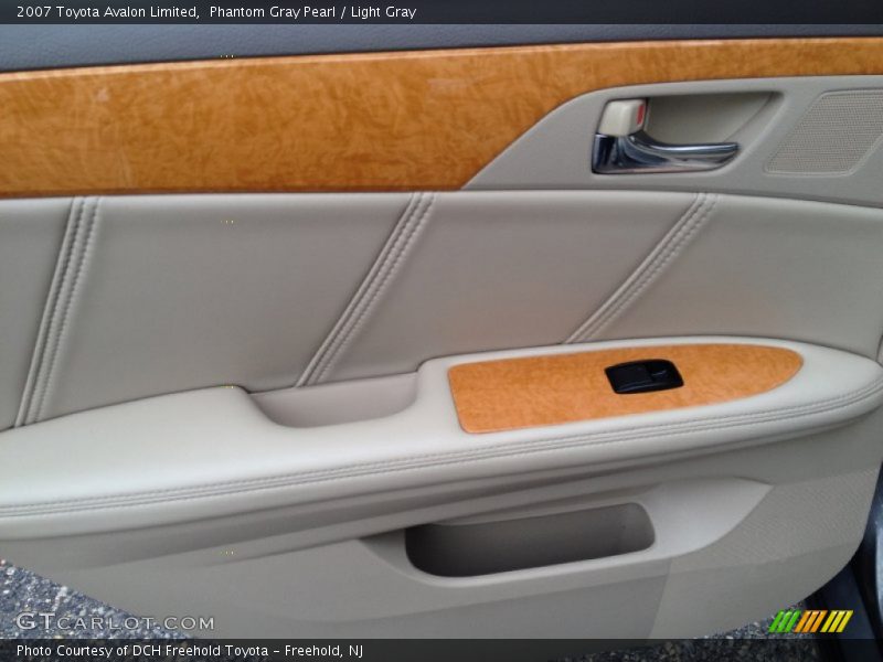 Door Panel of 2007 Avalon Limited