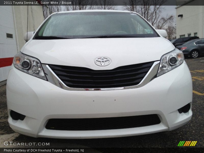 Super White / Bisque 2011 Toyota Sienna LE