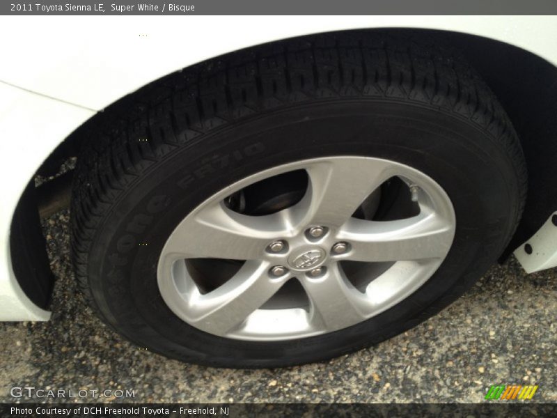 Super White / Bisque 2011 Toyota Sienna LE