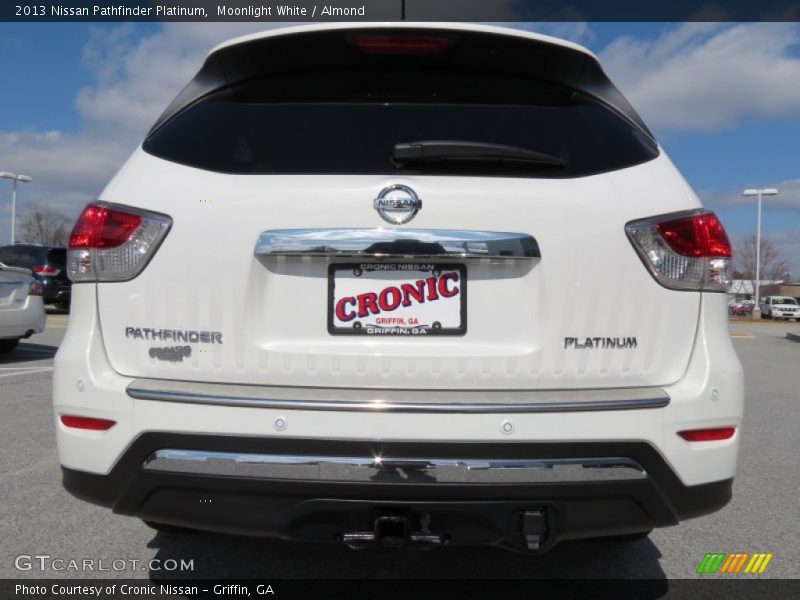 Moonlight White / Almond 2013 Nissan Pathfinder Platinum
