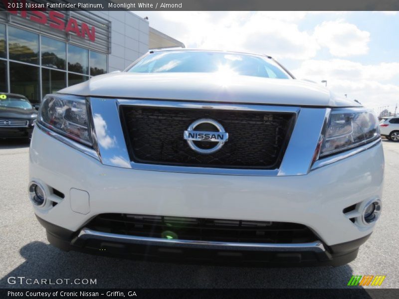 Moonlight White / Almond 2013 Nissan Pathfinder Platinum