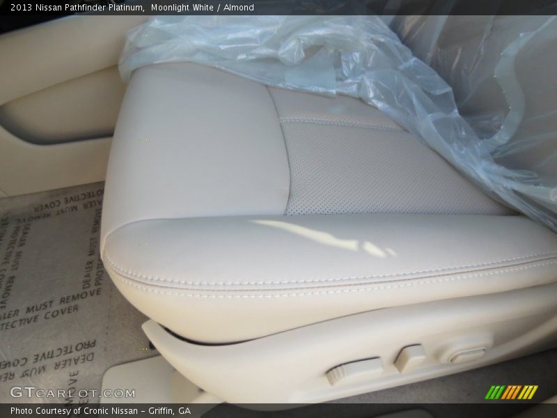 Moonlight White / Almond 2013 Nissan Pathfinder Platinum