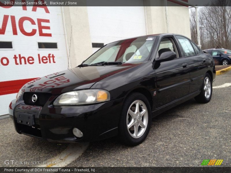 Front 3/4 View of 2002 Sentra SE-R