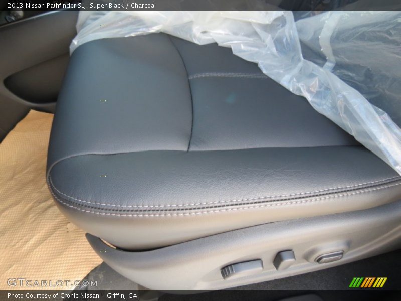 Super Black / Charcoal 2013 Nissan Pathfinder SL
