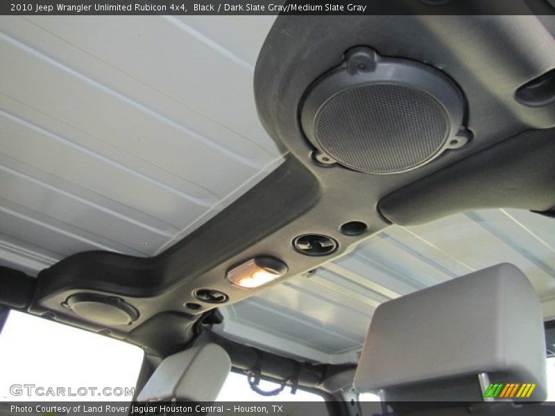 Audio System of 2010 Wrangler Unlimited Rubicon 4x4