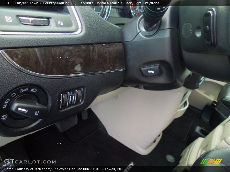 Sapphire Crystal Metallic / Black/Light Graystone 2012 Chrysler Town & Country Touring - L
