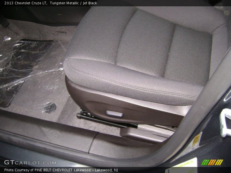 Tungsten Metallic / Jet Black 2013 Chevrolet Cruze LT