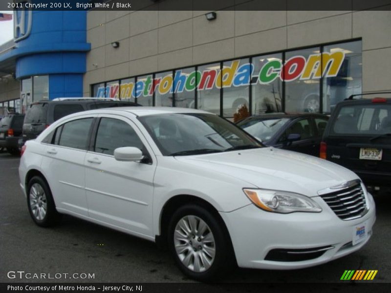 Bright White / Black 2011 Chrysler 200 LX