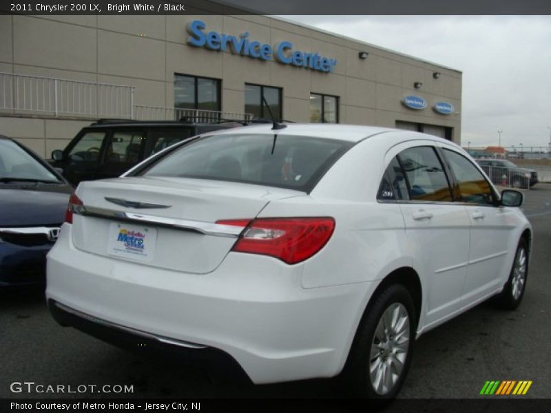 Bright White / Black 2011 Chrysler 200 LX