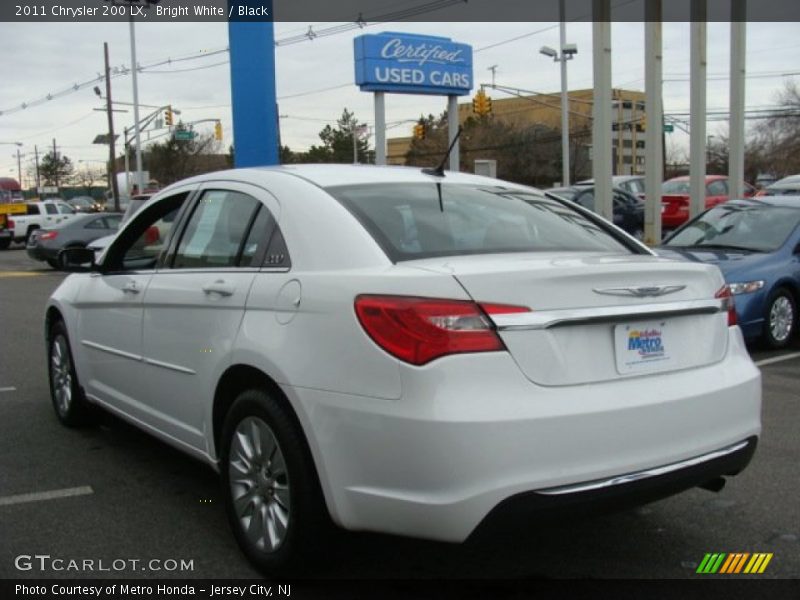 Bright White / Black 2011 Chrysler 200 LX