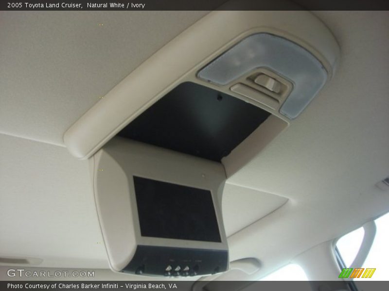 Entertainment System of 2005 Land Cruiser 