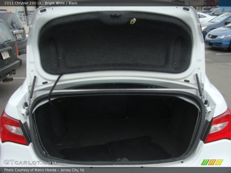 Bright White / Black 2011 Chrysler 200 LX