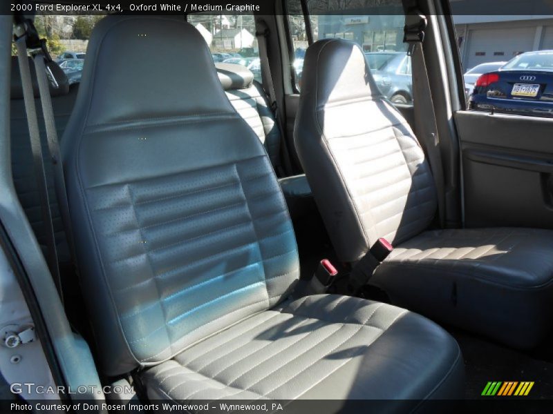 Front Seat of 2000 Explorer XL 4x4