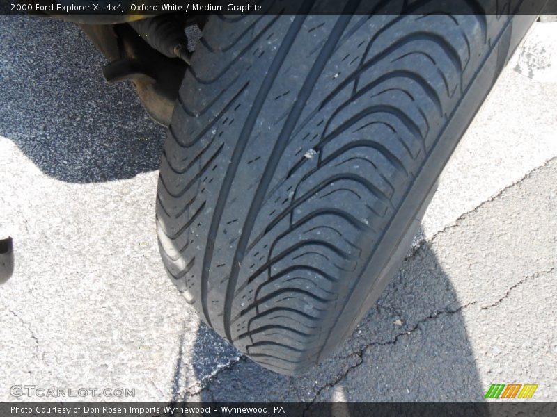 Oxford White / Medium Graphite 2000 Ford Explorer XL 4x4