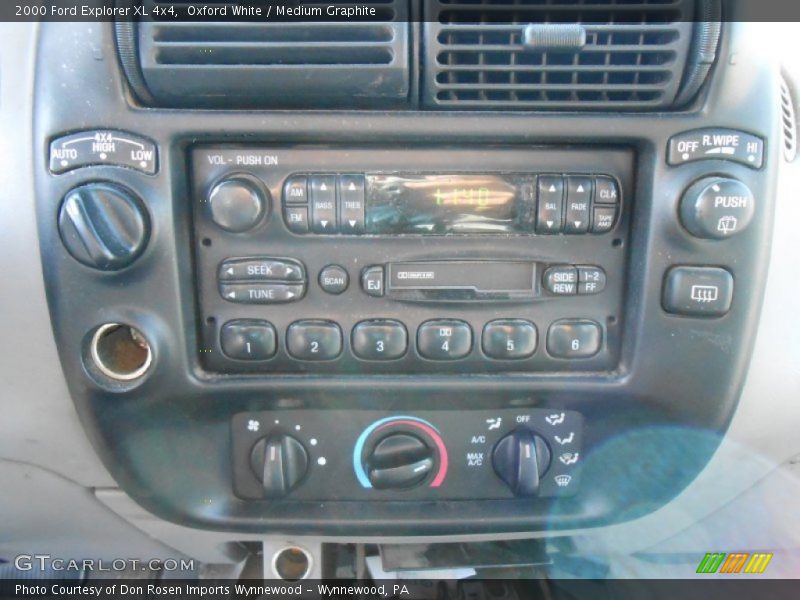 Controls of 2000 Explorer XL 4x4