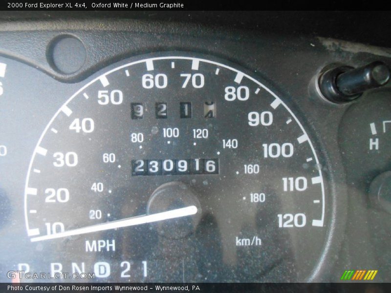 Oxford White / Medium Graphite 2000 Ford Explorer XL 4x4