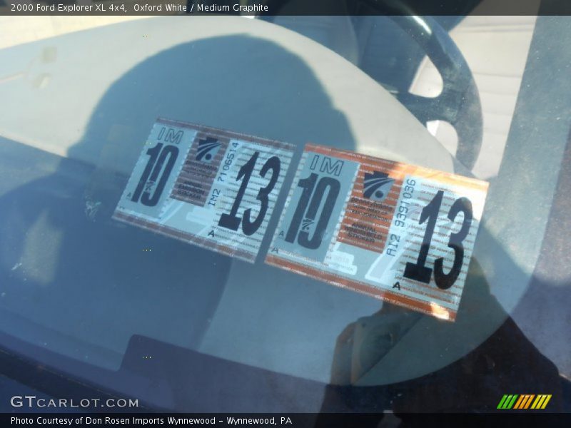 Oxford White / Medium Graphite 2000 Ford Explorer XL 4x4