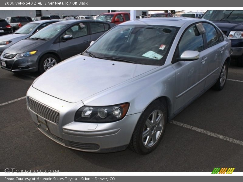 Silver Metallic / Off Black 2006 Volvo S40 2.4i