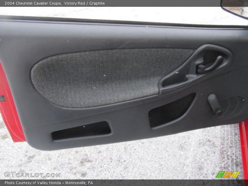 Victory Red / Graphite 2004 Chevrolet Cavalier Coupe