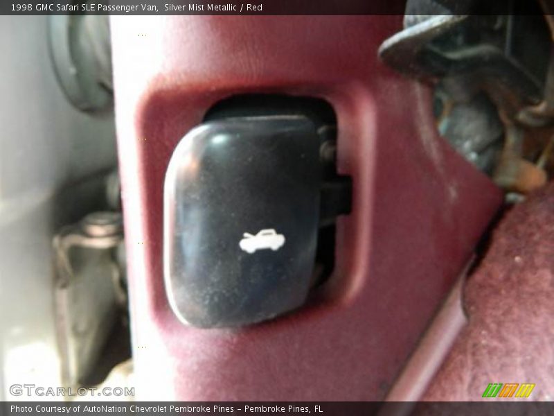 Silver Mist Metallic / Red 1998 GMC Safari SLE Passenger Van