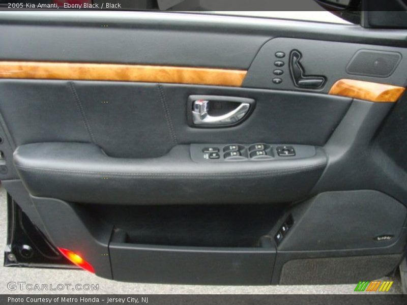 Ebony Black / Black 2005 Kia Amanti