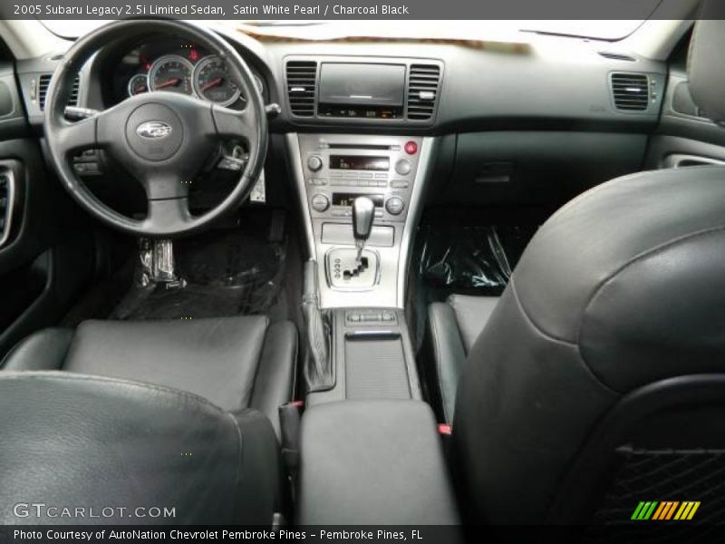 Dashboard of 2005 Legacy 2.5i Limited Sedan