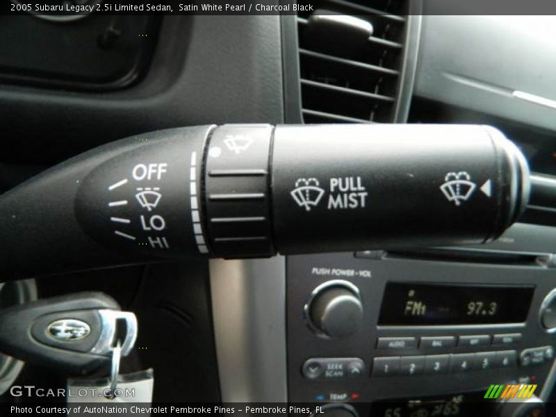 Controls of 2005 Legacy 2.5i Limited Sedan