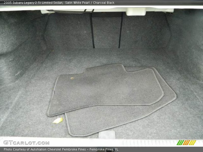 2005 Legacy 2.5i Limited Sedan Trunk