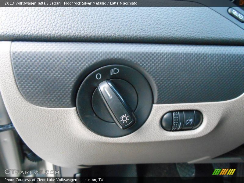 Moonrock Silver Metallic / Latte Macchiato 2013 Volkswagen Jetta S Sedan